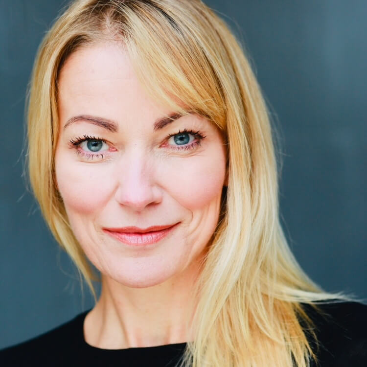 Terri_Dwyer_headshot - square